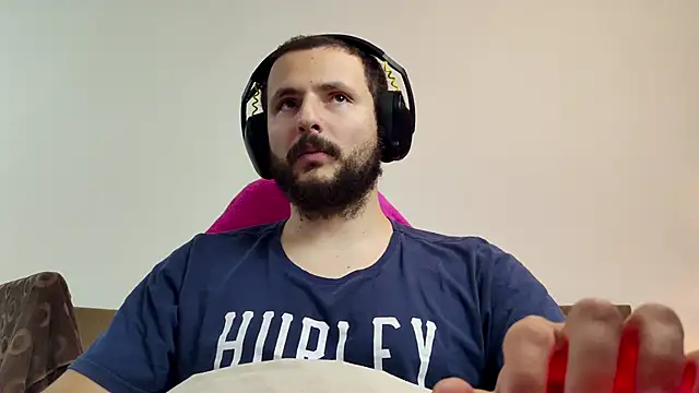 Snapshot of iurytx chatting on November 4, 2025, 11:37 pm iurytx online show from November 4, 2025, 11:37 pm