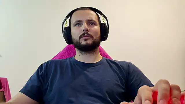 Snapshot of iurytx chatting on December 1, 2025, 10:48 pm iurytx online show from December 1, 2025, 10:48 pm