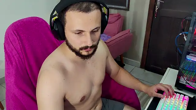 Snapshot of iurytx chatting on December 15, 2025, 8:46 pm iurytx online show from December 15, 2025, 8:46 pm