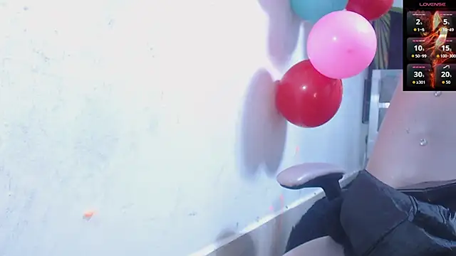 Snapshot of toxxxic_cams chatting on November 18, 2025, 2:17 am toxxxic cams online show from November 18, 2025, 2:17 am