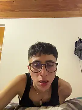 CamiRojas boy online show from December 20, 2025, 4:19 am