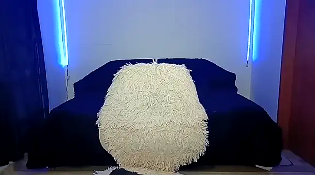 Snapshot of Lucy_kanne chatting on January 19, 2025, 9:45 pm Lucy kanne online show from January 19, 2025, 9:45 pm