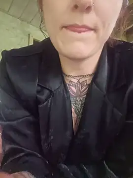 KARMICchaos xoxo online show from June 26, 2026, 12:42 pm