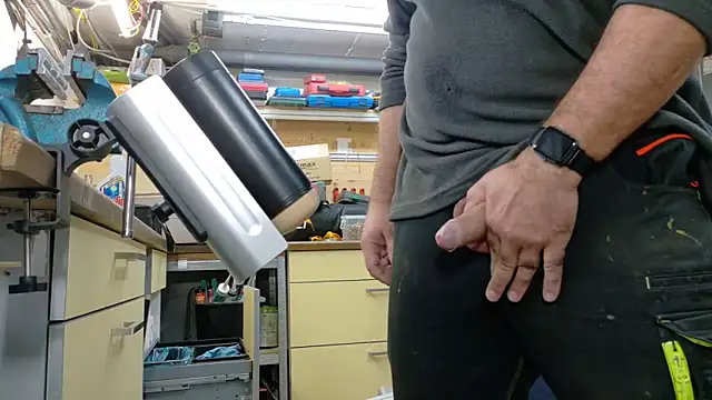 Nikeyone2 online show from October 29, 2025, 9:33 am