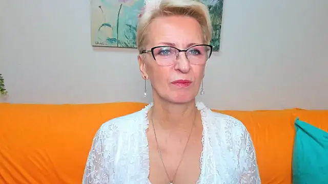 iamyourdream89 online show from October 14, 2025, 6:58 am