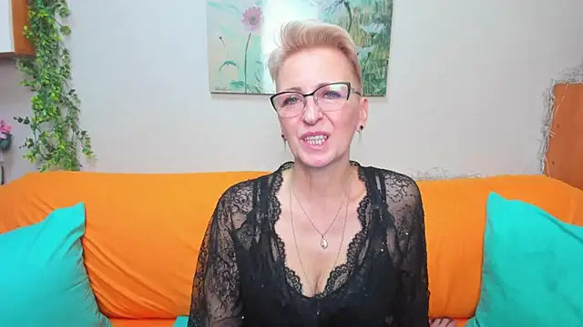 iamyourdream89 online show from December 23, 2025, 10:57 am