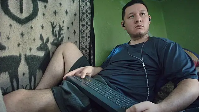 sweet cock28 online show from April 30, 2026, 3:18 pm