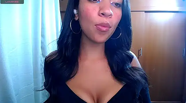 Snapshot of Danna_Ross_ chatting on January 24, 2025, 12:42 am Danna Ross online show from January 24, 2025, 12:42 am