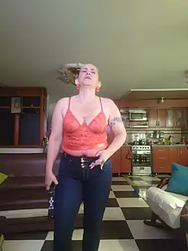 Snapshot of SeductionSilera chatting on May 6, 2026, 5:18 pm SeductionSilera online show from May 6, 2026, 5:18 pm