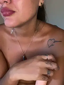 Snapshot of fenixgre chatting on December 22, 2024, 8:36 pm fenixgre online show from December 22, 2024, 8:36 pm