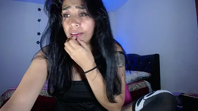 pinky violeta online show from January 25, 2025, 3:19 am