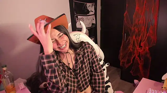 Snapshot of amber_yull chatting on October 31, 2025, 1:28 am amber yull online show from October 31, 2025, 1:28 am