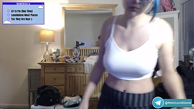 Snapshot of Lunobbione chatting on February 13, 2026, 11:34 pm Lunobbione online show from February 13, 2026, 11:34 pm