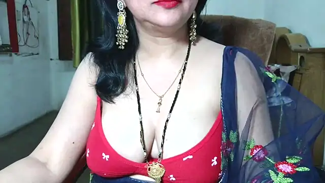 Snapshot of Cute_Mahi22 chatting on April 4, 2026, 6:44 am Cute Mahi22 online show from April 4, 2026, 6:44 am
