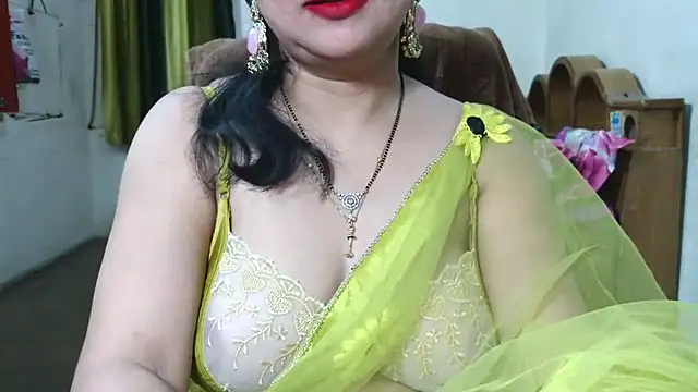 Snapshot of Cute_Mahi22 chatting on May 14, 2026, 6:09 am Cute Mahi22 online show from May 14, 2026, 6:09 am