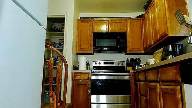 DiamondMonroeXo online show from April 28, 2026, 4:23 pm