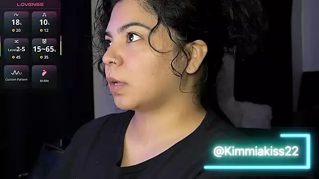 kimmiakiss22 online show from October 22, 2025, 8:52 pm