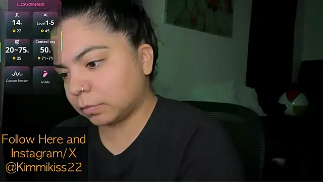 kimmiakiss22 online show from October 27, 2025, 11:41 pm