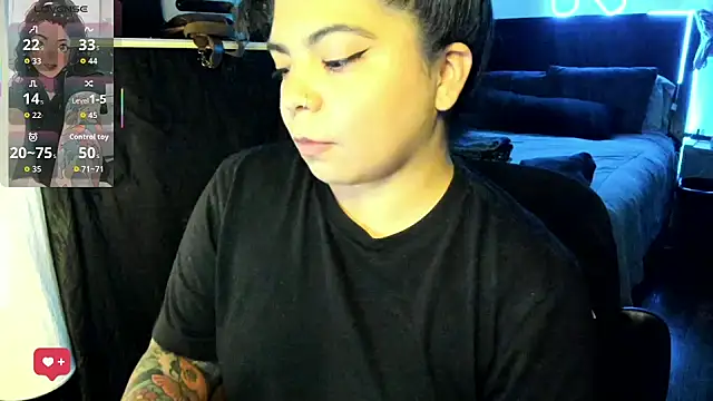 kimmiakiss22 online show from April 9, 2026, 11:54 pm