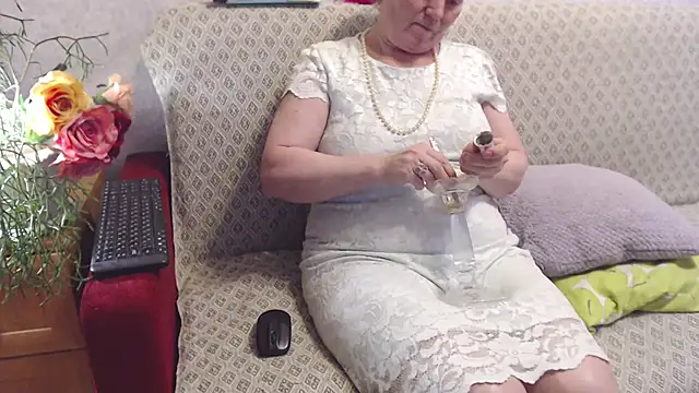 Snapshot of zarinafonliberman chatting on December 20, 2025, 6:26 pm zarinafonliberman online show from December 20, 2025, 6:26 pm