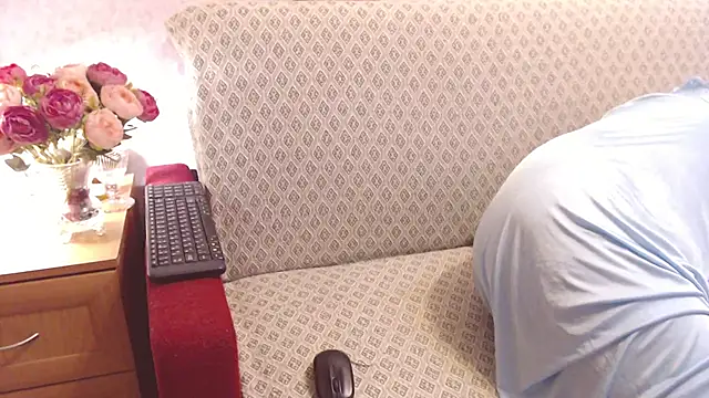 Snapshot of zarinafonliberman chatting on January 18, 2026, 2:21 pm zarinafonliberman online show from January 18, 2026, 2:21 pm