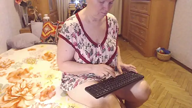 Snapshot of zarinafonliberman chatting on February 28, 2026, 6:47 am zarinafonliberman online show from February 28, 2026, 6:47 am