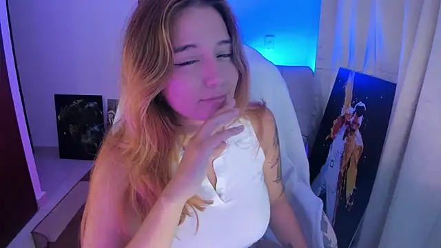 Snapshot of samantha_cherry chatting on January 10, 2025, 12:15 pm samantha cherry online show from January 10, 2025, 12:15 pm