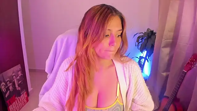 Snapshot of samantha_cherry chatting on January 21, 2025, 10:41 am samantha cherry online show from January 21, 2025, 10:41 am