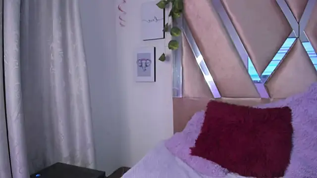 Snapshot of xhinata_hyugax chatting on January 21, 2025, 1:39 am xhinata hyugax online show from January 21, 2025, 1:39 am