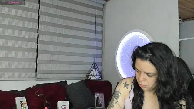 Snapshot of natasha_logan_ chatting on June 20, 2026, 4:04 am natasha logan online show from June 20, 2026, 4:04 am
