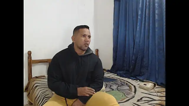 Snapshot of lover_1994 chatting on October 2, 2025, 9:27 am lover 1994 online show from October 2, 2025, 9:27 am