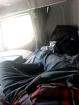 Freezing Duck online show from March 12, 2026, 9:04 am