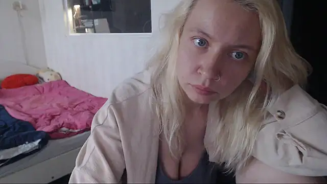 amanda kiss kiss online show from October 27, 2025, 12:42 pm