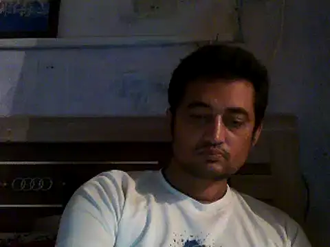 Snapshot of Rocobodymassager chatting on December 4, 2024, 8:18 pm Rocobodymassager online show from December 4, 2024, 8:18 pm