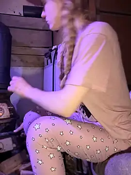 GoldenFlameGoddess online show from February 3, 2026, 5:16 am