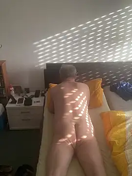 StripperOnStage online show from April 6, 2026, 6:47 am