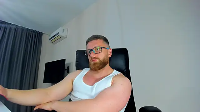 Snapshot of Findom_guy chatting on April 28, 2026, 11:21 pm Findom guy online show from April 28, 2026, 11:21 pm