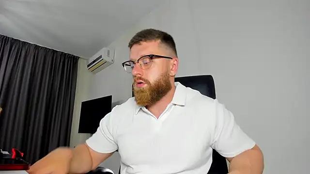 Snapshot of Findom_guy chatting on May 22, 2026, 5:07 pm Findom guy online show from May 22, 2026, 5:07 pm