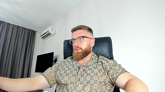 Snapshot of Findom_guy chatting on May 28, 2026, 4:59 pm Findom guy online show from May 28, 2026, 4:59 pm