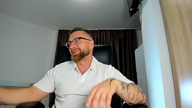 Snapshot of Findom_guy chatting on June 20, 2026, 5:27 pm Findom guy online show from June 20, 2026, 5:27 pm