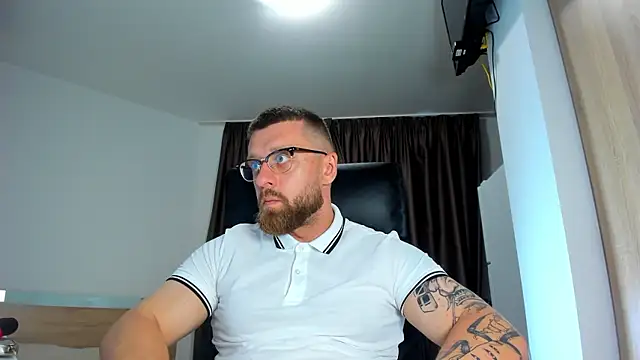 Snapshot of Findom_guy chatting on July 8, 2026, 5:17 pm Findom guy online show from July 8, 2026, 5:17 pm