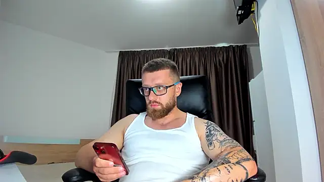 Snapshot of Findom_guy chatting on July 13, 2026, 4:21 pm Findom guy online show from July 13, 2026, 4:21 pm