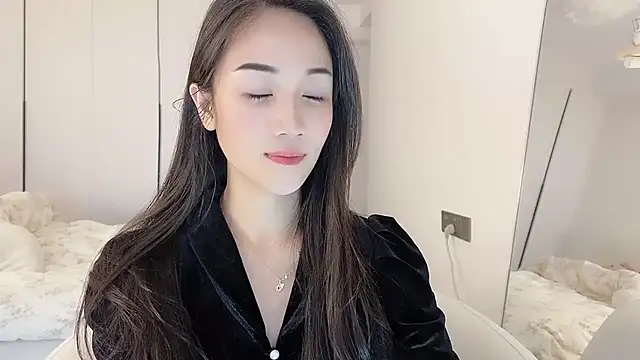 Snapshot of MIa59 chatting on February 11, 2026, 12:37 am MIa59 online show from February 11, 2026, 12:37 am