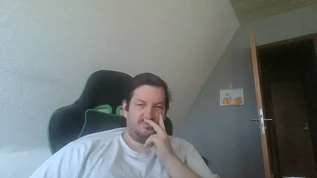 Golffahrer1982 online show from November 12, 2025, 9:32 am