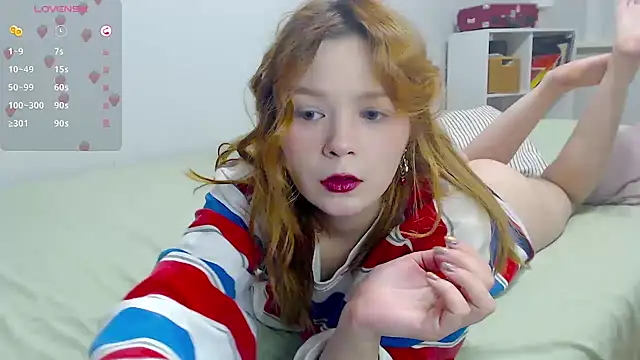 Snapshot of Milky__oolong chatting on January 1, 2025, 4:39 pm Milky oolong online show from January 1, 2025, 4:39 pm