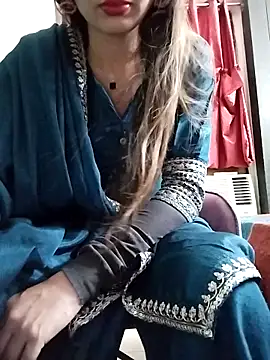 Snapshot of Noor_Darliing chatting on April 30, 2026, 3:29 pm Noor Darliing online show from April 30, 2026, 3:29 pm