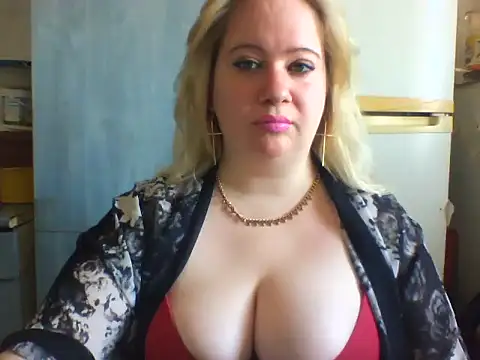 Snapshot of D_Marinna chatting on November 7, 2025, 9:31 am D Marinna online show from November 7, 2025, 9:31 am