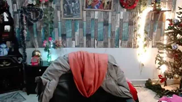 KarimaSarabe online show from December 15, 2025, 8:35 pm