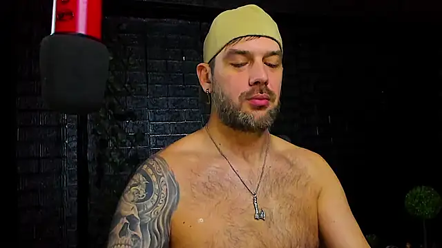 LexXHardy online show from December 4, 2025, 10:57 am