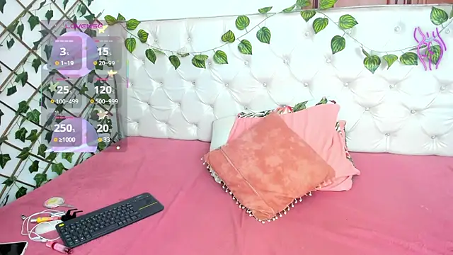 Snapshot of Andrea_Williams24 chatting on October 22, 2025, 12:38 pm Andrea Williams24 online show from October 22, 2025, 12:38 pm